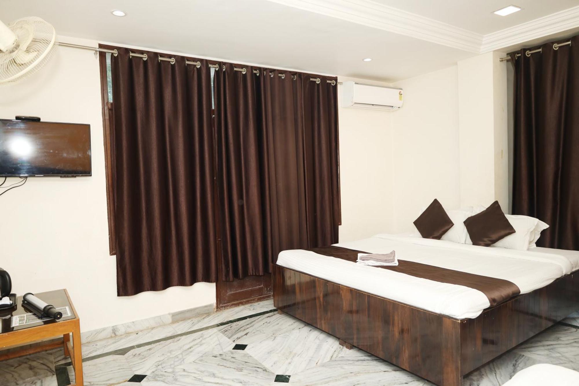 Hotel Sachidanand Shirdi Bagian luar foto