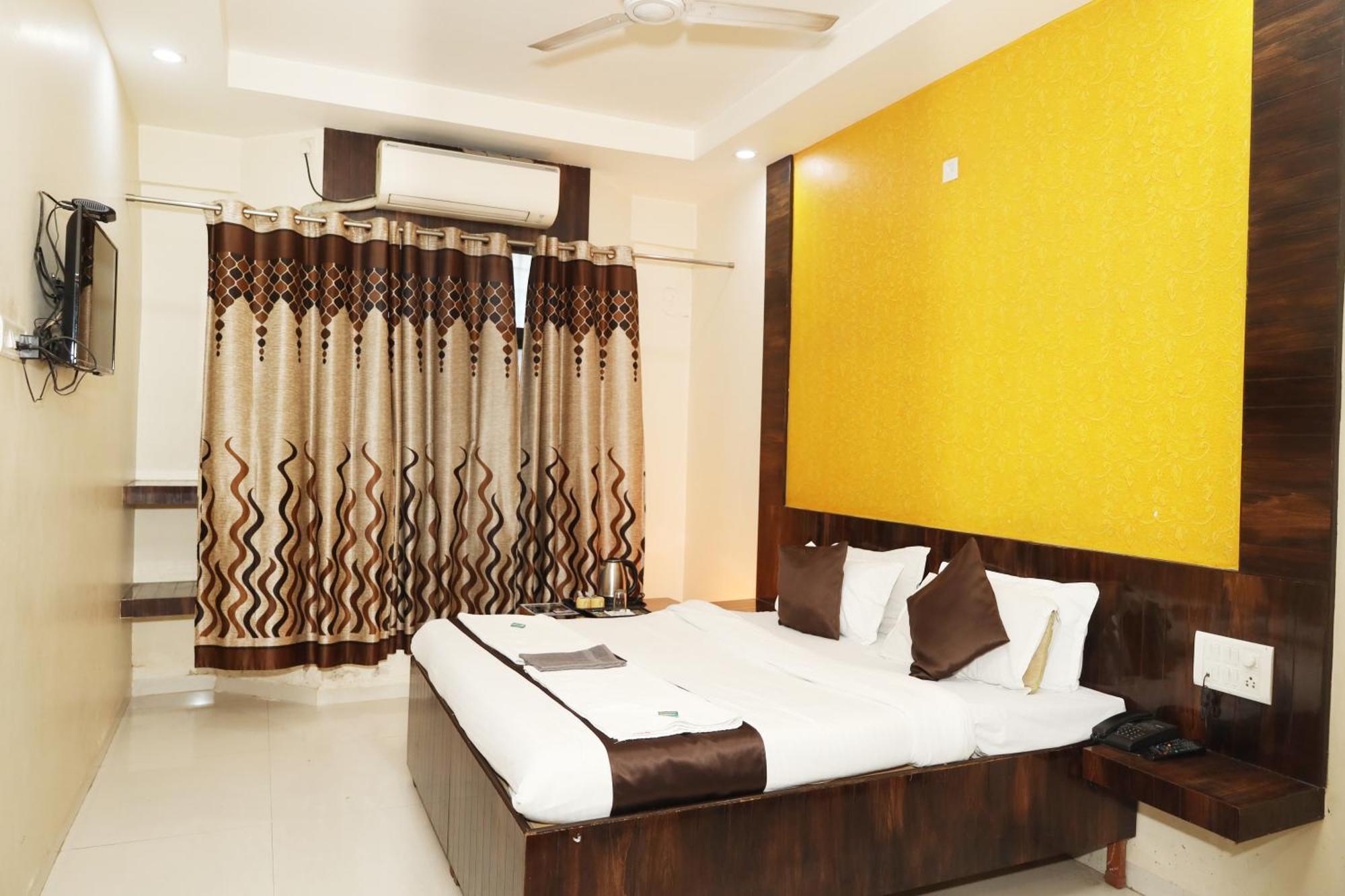 Hotel Sachidanand Shirdi Bagian luar foto